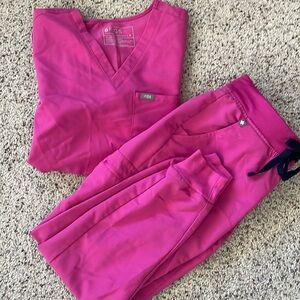 FIGS Technical Collection Medium Electric Orchid scrub set